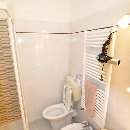 Unyca - Experience Living In Santa Croce 1 *