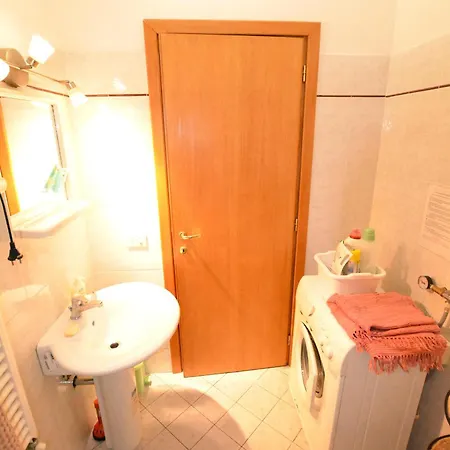 Apartman Unyca - Experience Living In Santa Croce 1 *